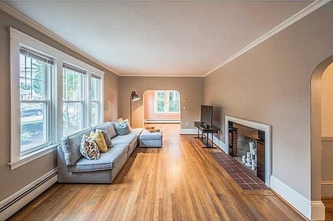 Photo - 99 Oak Hill Ave