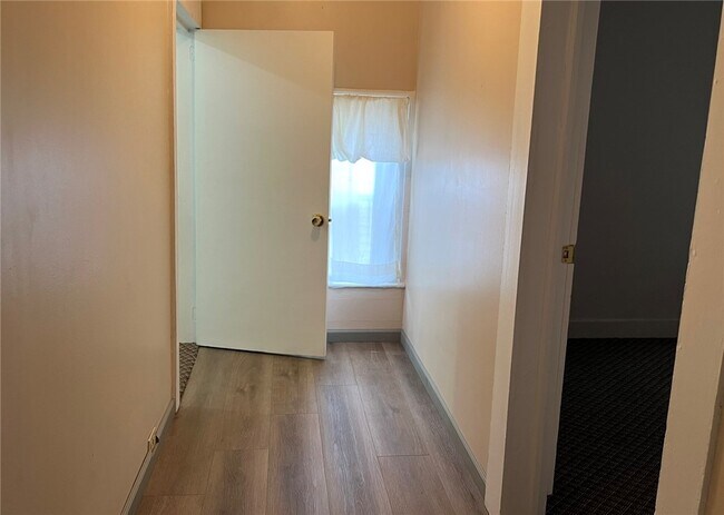 Photo - 912 Magee St