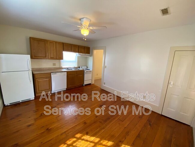 Photo - 1628 N Benton Ave Unidad Apt #10