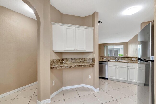 Photo - 1912 Hibiscus Ln