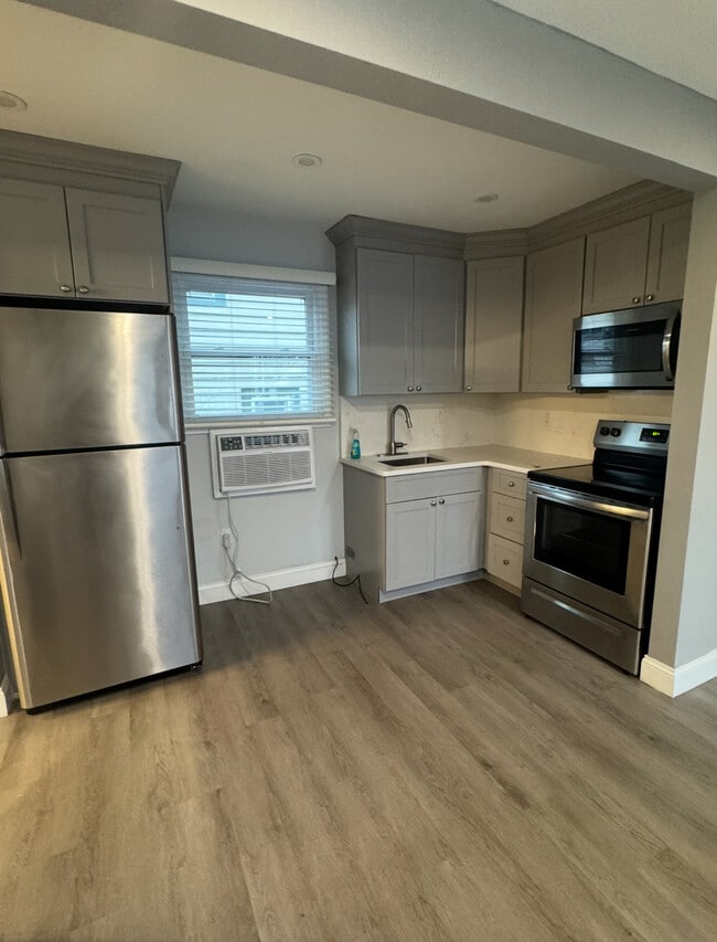 Building Photo - 303 Sumner Ave Unit 3 Rental