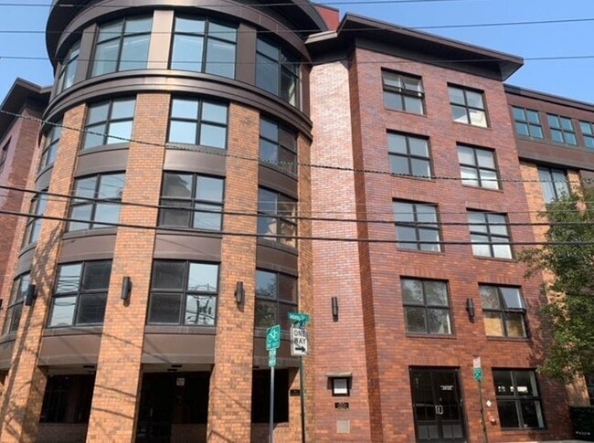 Building Photo - 70 Adams St Unit 5P Rental