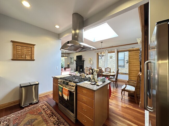 Photo - 1437 W Olive Ave Unit 2