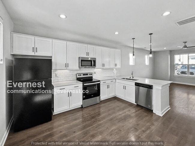 Photo - 205 Jeffries Wy