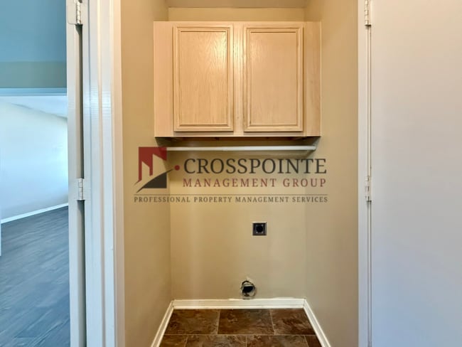 Photo - 211 Willowbrook Ln