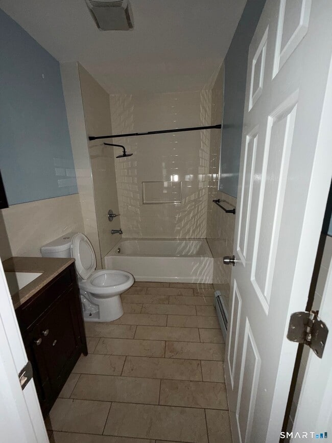 Photo - 16 Charron St