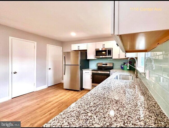 Building Photo - 1114 Center Ave Rental