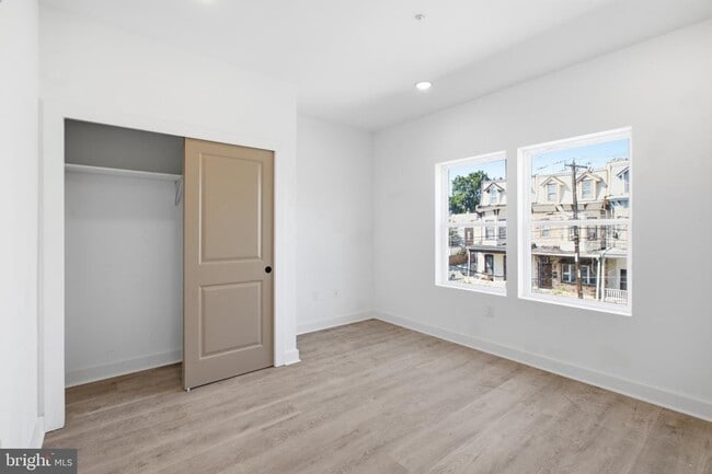 Building Photo - 669 N 39th St Unit 2