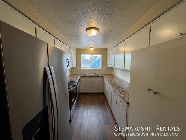 Photo - 1859 W 12th Ave