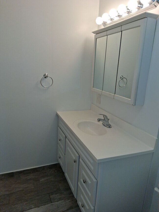 601-615 Benner St LLC