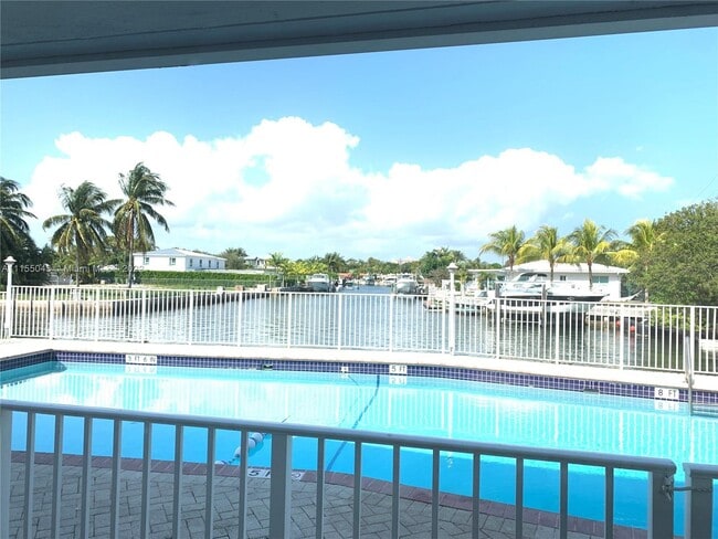 Photo - 2225 NE 123rd St Unidad 114