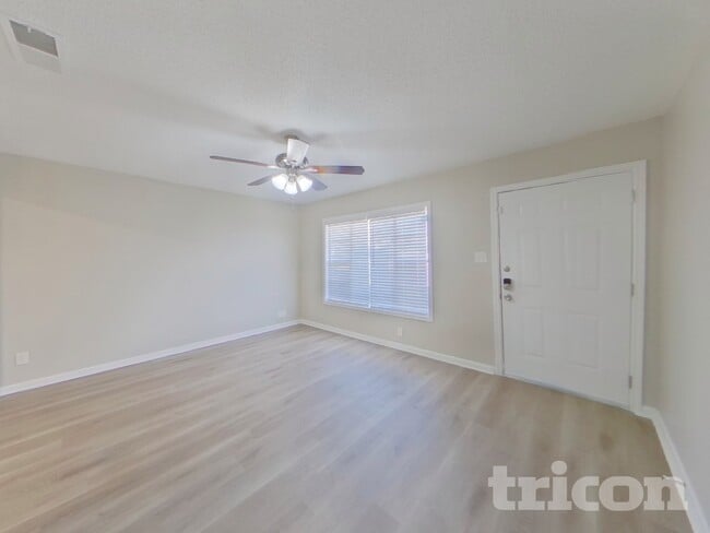 Photo - 737 SE 3rd St