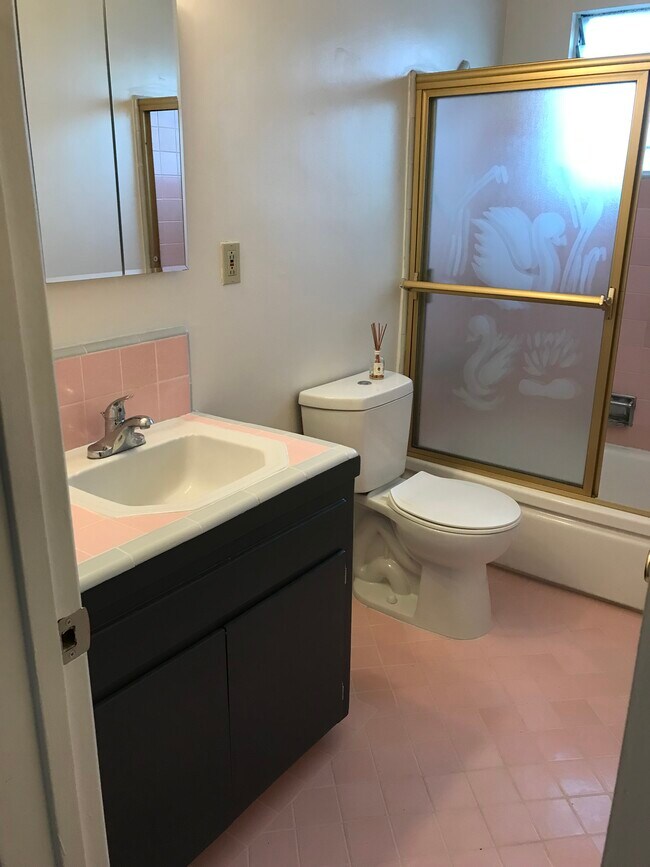 1064 Wooster S St Unit atinaproperties@gmail.com