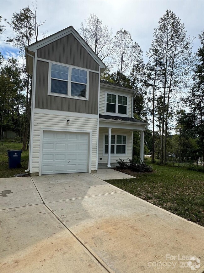 Building Photo - 127 Shady Cove Rd Rental