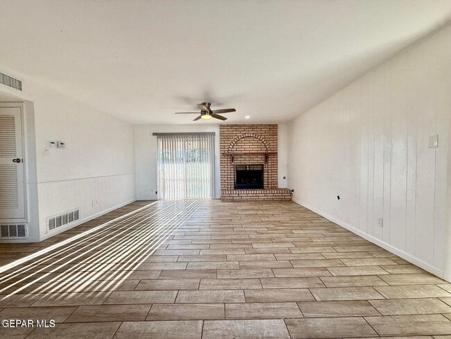 Photo - 10833 Cardigan Dr