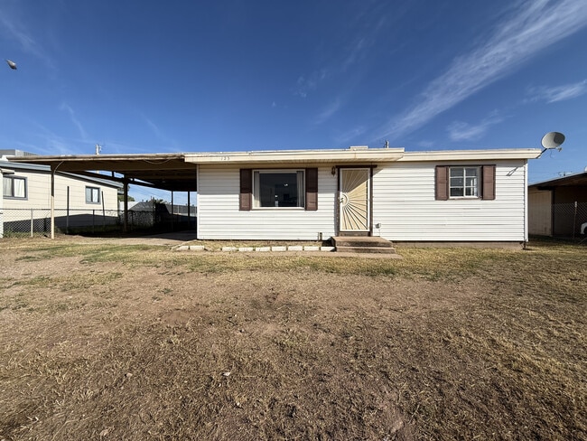 Photo - 123 E Apache St