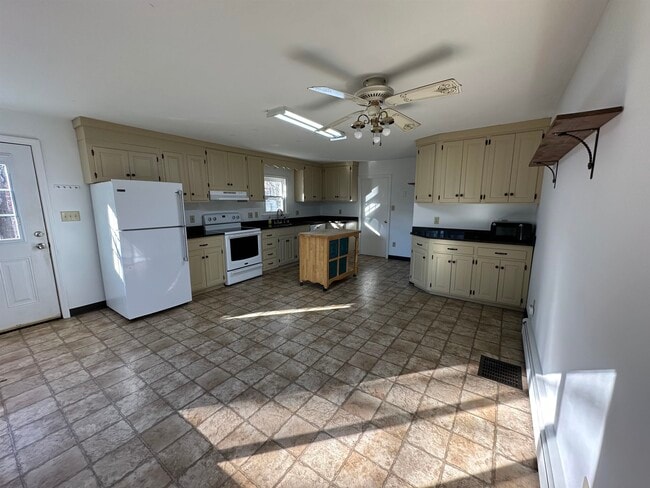 Photo - 1 Ellsworth St