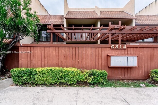Building Photo - 6814 SW 114th Pl Rental