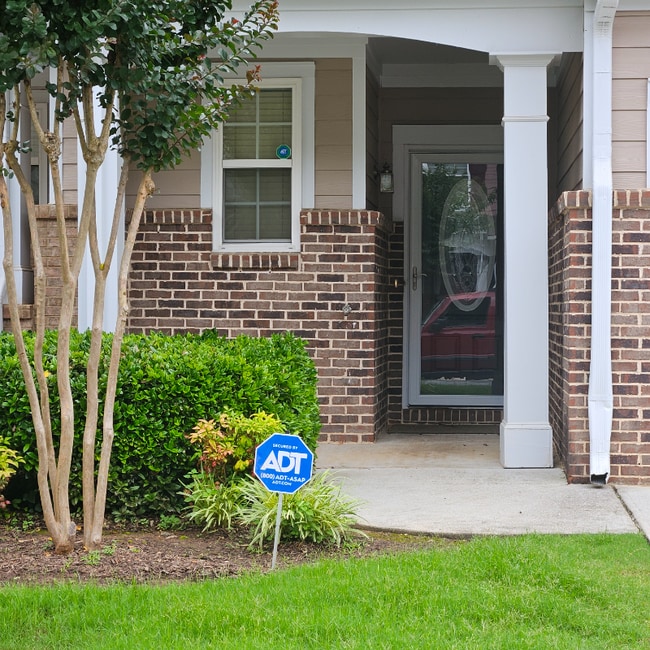 Photo - 1052 Crown Blvd