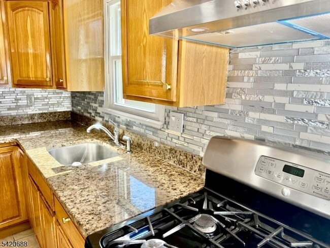 Photo - 30 Cottage Pl