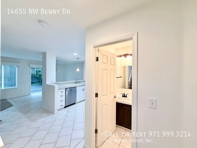 Photo - 14655 NW Benny Dr