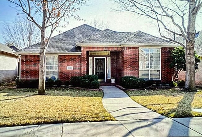 Front entrance - 3626 Rodale Way House