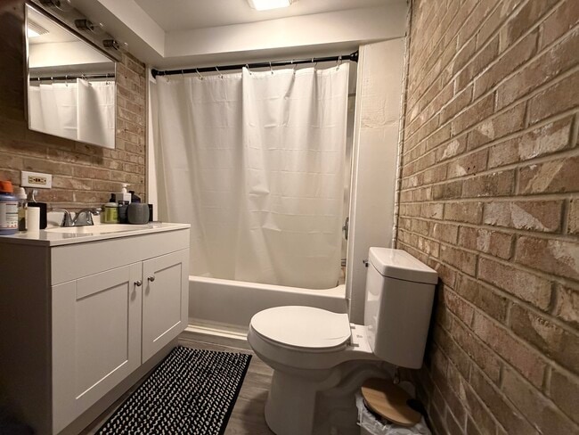 Photo - 227 W Locust St