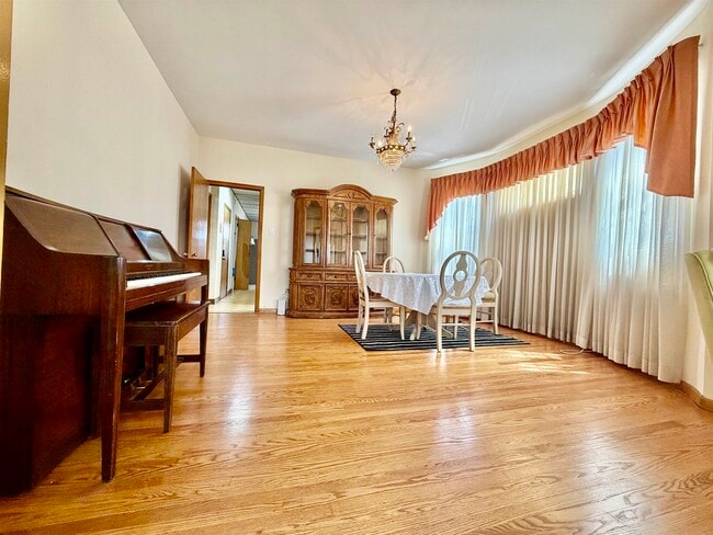 Photo - 336 Avenue C