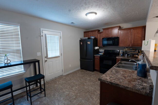 Kitchen - 3039 Rg Buchanan Dr
