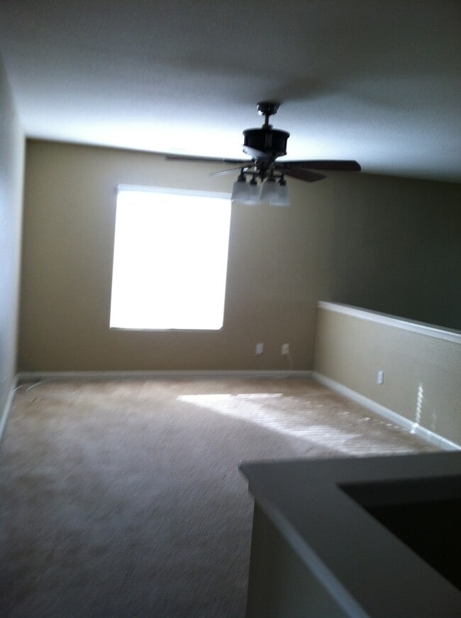 3337 W Tyler Ave