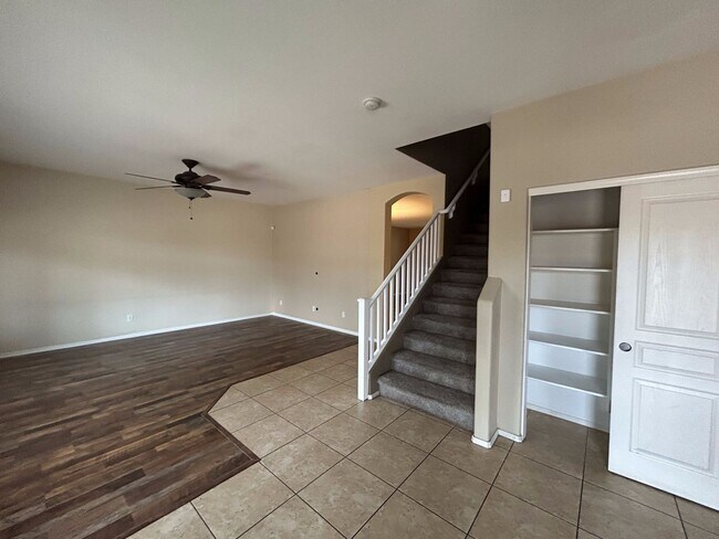 Photo - 44304 Vineyard St