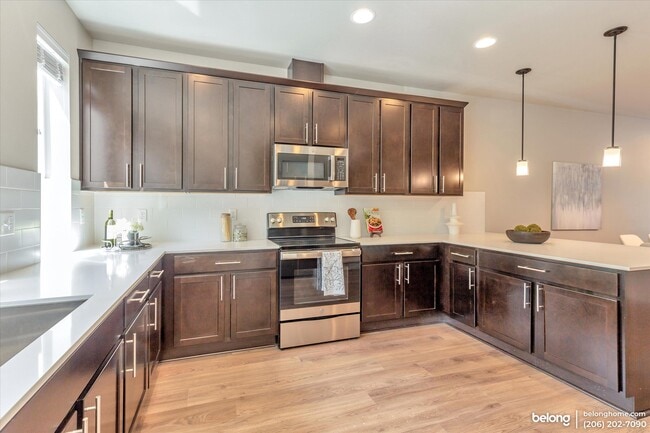 13717 Admiralty Way