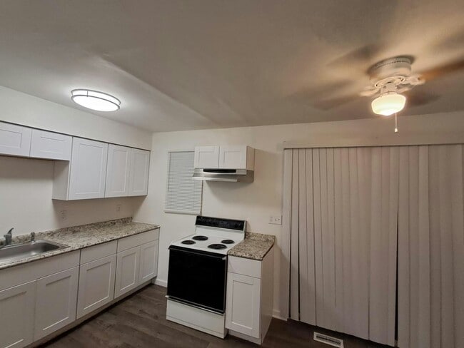 Building Photo - 3532 Dorham Pl Unit 3538 Rental