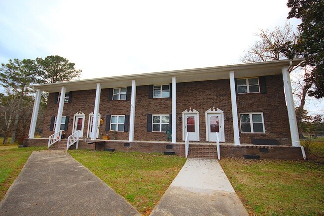 Newly Renovated Home in Fort. Oglethorpe! - Newly Renovated Home in Fort. Oglethorpe!