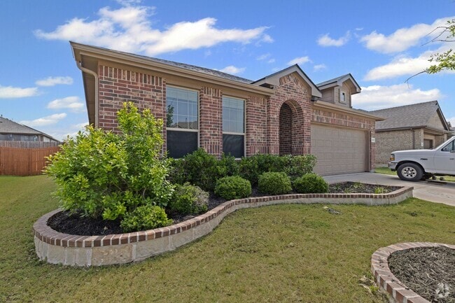Building Photo - Classic in Cleburne Rental