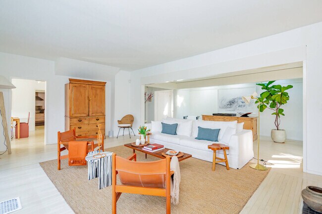 Photo - 1 Cow Hill Ln