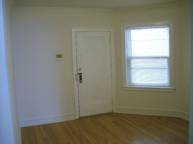 Photo - 1942 N Whipple St Unit 2R