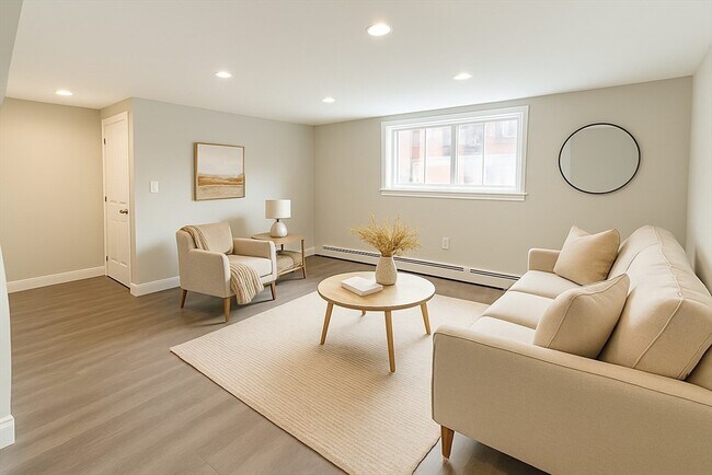 Building Photo - 8 Bryon Rd Unit 1