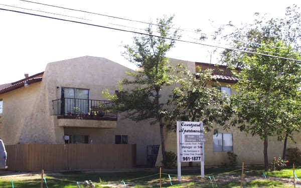 Courtyard Apartments