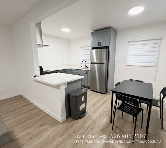 AVAILABLE NOW **2 WEEKS FREE** - AVAILABLE NOW **2 WEEKS FREE** Apartment Unit 6