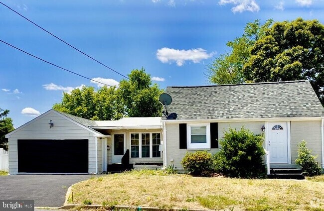 Building Photo - 304 W Evesham Rd Unit D Rental