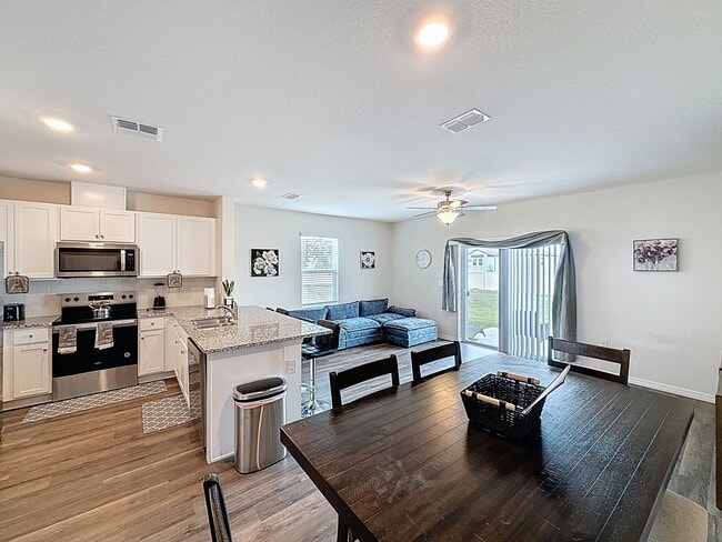 Photo - 1303 Tallowwood Ln