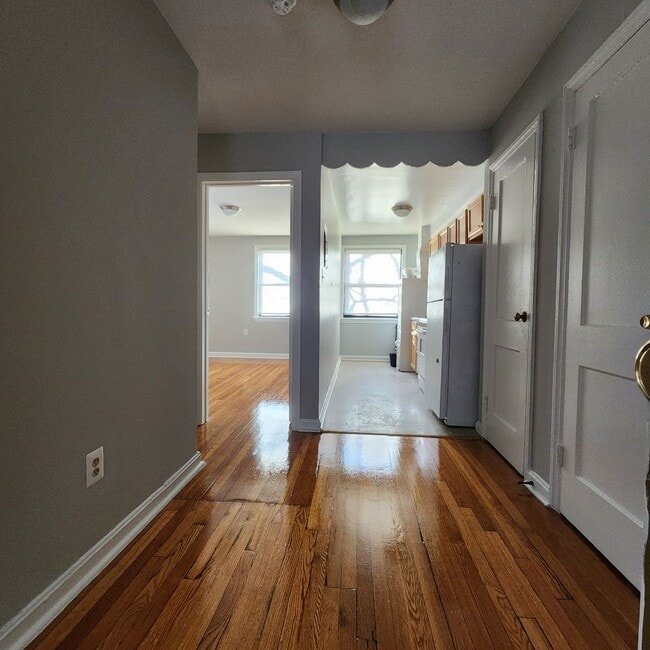 Photo - 429 Burbank St SE Unidad 4