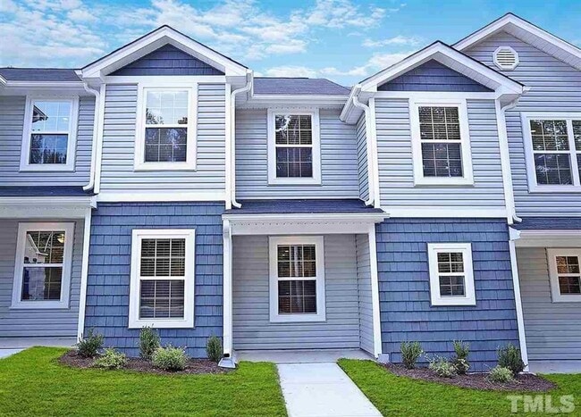 Building Photo - 2 Bedroom Townhome Available June 2026!