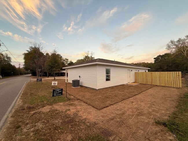 Photo - 32 Constitution Ave