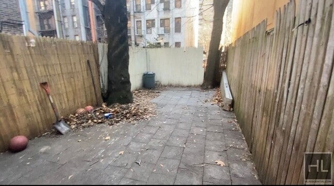 Photo - E 5TH ST. Unidad A