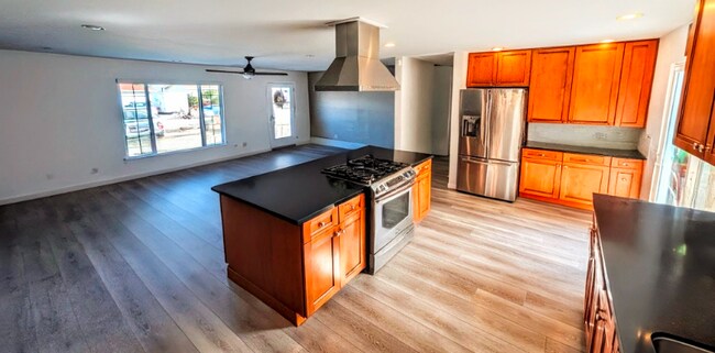 Photo - 365 Elkwood Ave