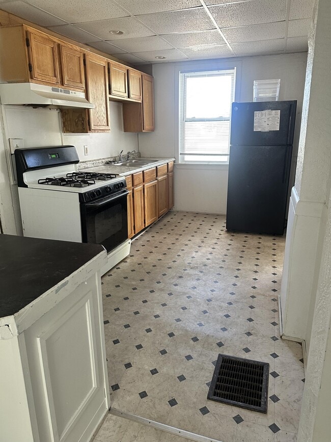 Photo - 1162 E 25th St