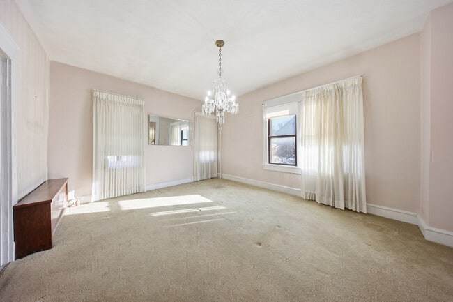 Photo - 612 Philo St