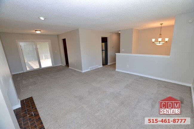 Photo - Wonderful Urbandale Home